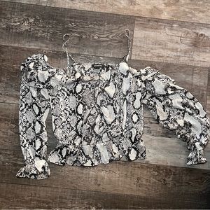 Express | off shoulder blouse